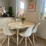 Cozy Private Centrally In * Jessheim