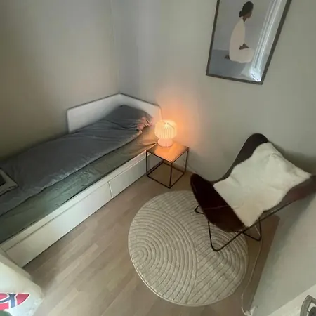 Cozy Private Centrally In Homestay Jessheim