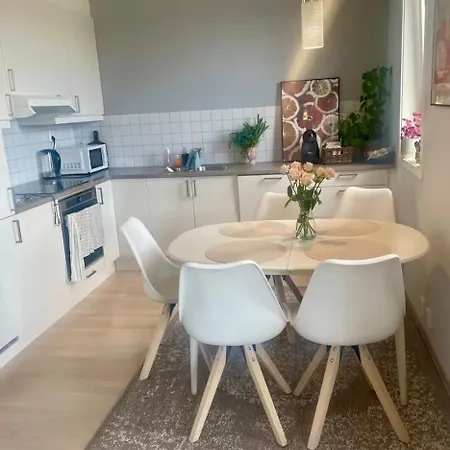 Cozy Private Centrally In Jessheim